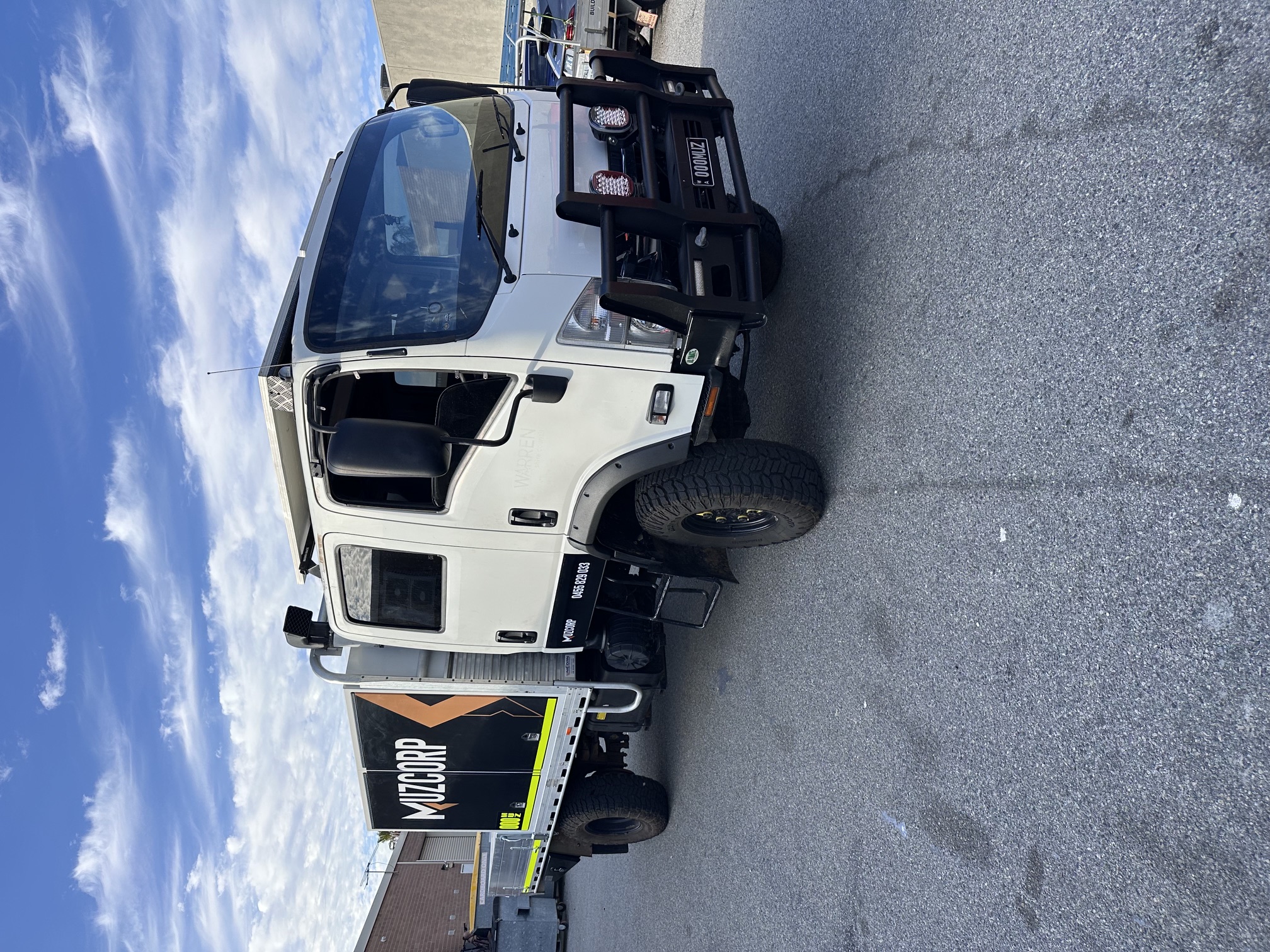 Isuzu Service Truck mine-spec