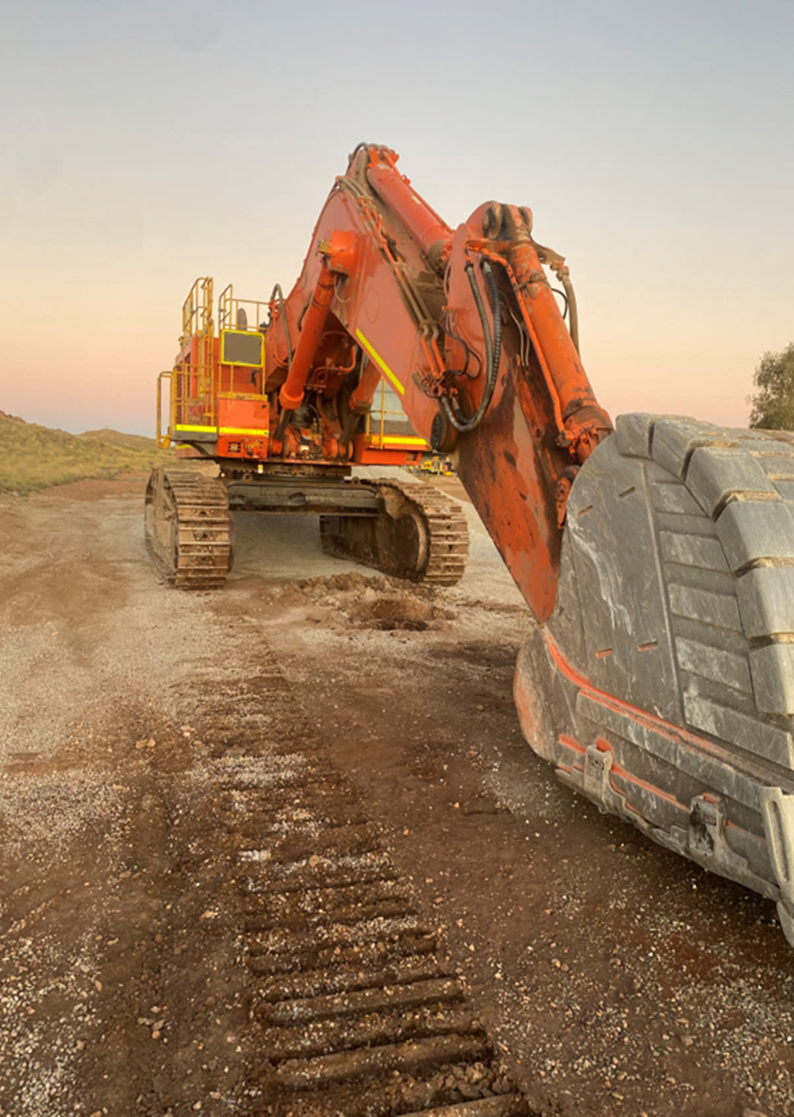 Hitachi excavator bucket close-up
